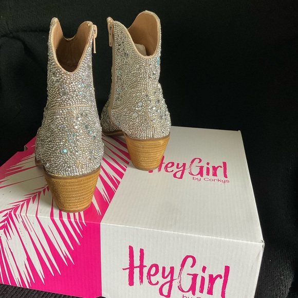 Size 8 clear rhinestone cowgirl boots - Picture 2 of 4